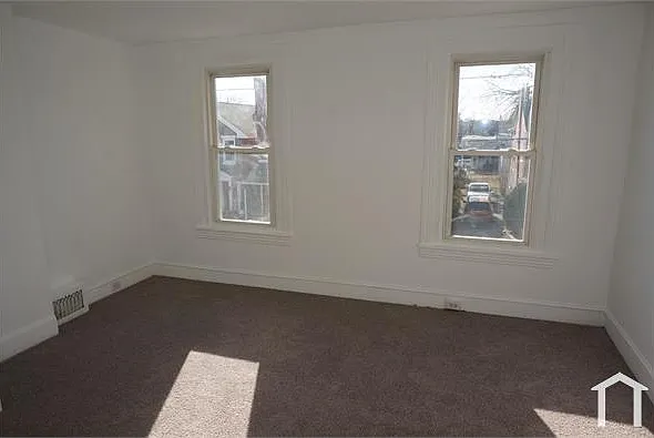 221 E Wood St — Photo 19