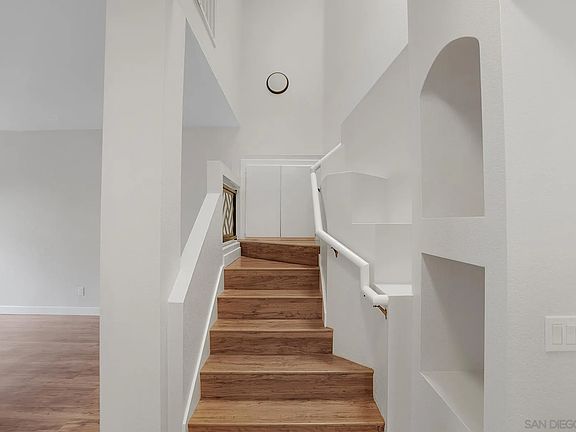 5th image of 12046 Calle De Montana Unit 274