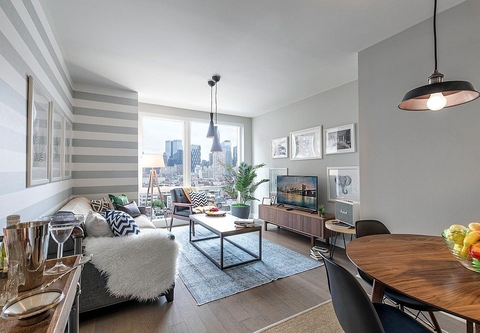 1st image of 450 W 42nd St APT 11G