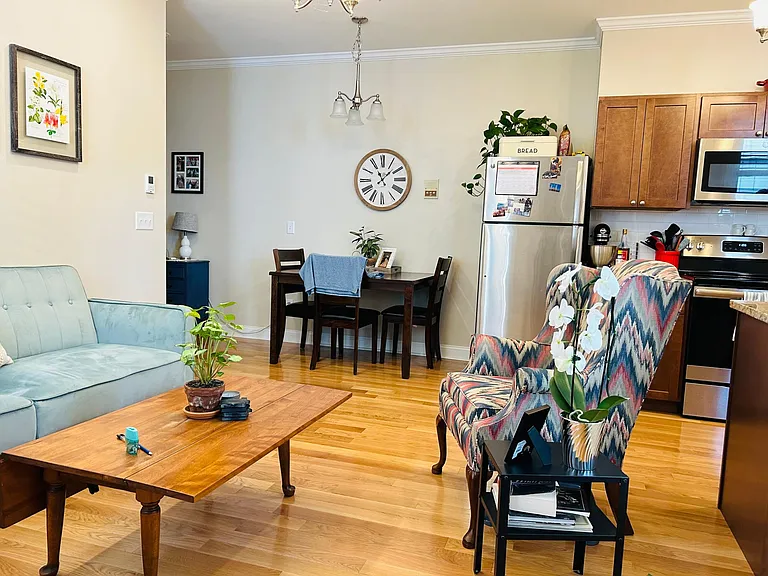 377 Angell St #1 — Photo 4