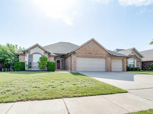 1104 Kelsi Dr, Moore, OK 73160