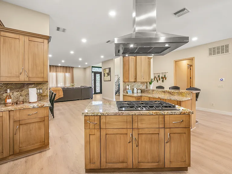 6635 Ben Ave — Photo 15
