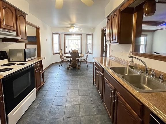 5th image of 1821 Saint Regis Circle