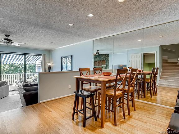 3rd image of 526 Catspaw Ln