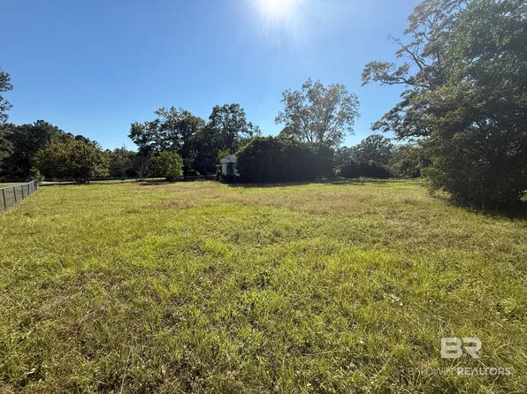 844 Martinville Loop, Atmore, AL 36502