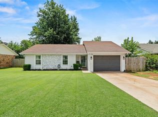 20300 Rock Hollow Dr, Harrah, OK 73045