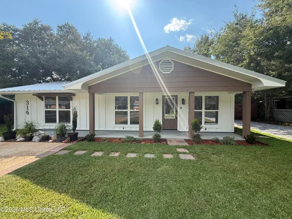 316 Mincheck Rd, Ocean Springs, MS 39564