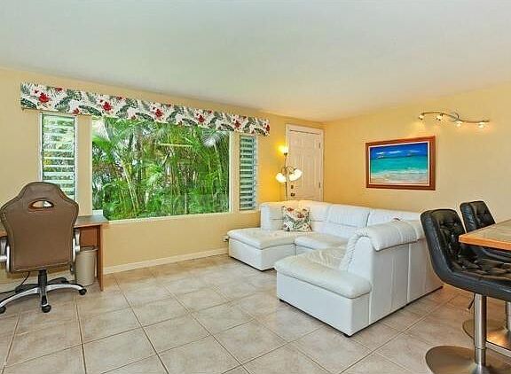 Large picture window. Comes unfurnished.