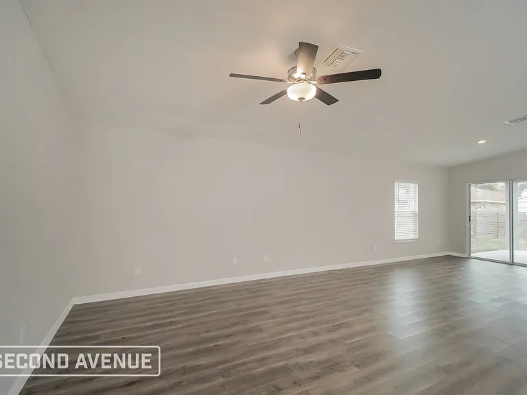 1150 NW 19th Pl — Photo 12