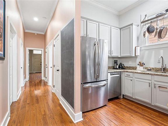 5th image of 612 General Taylor St