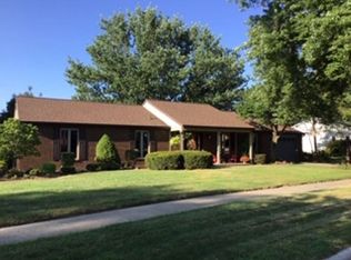 3805 Farhills Dr, Champaign, IL