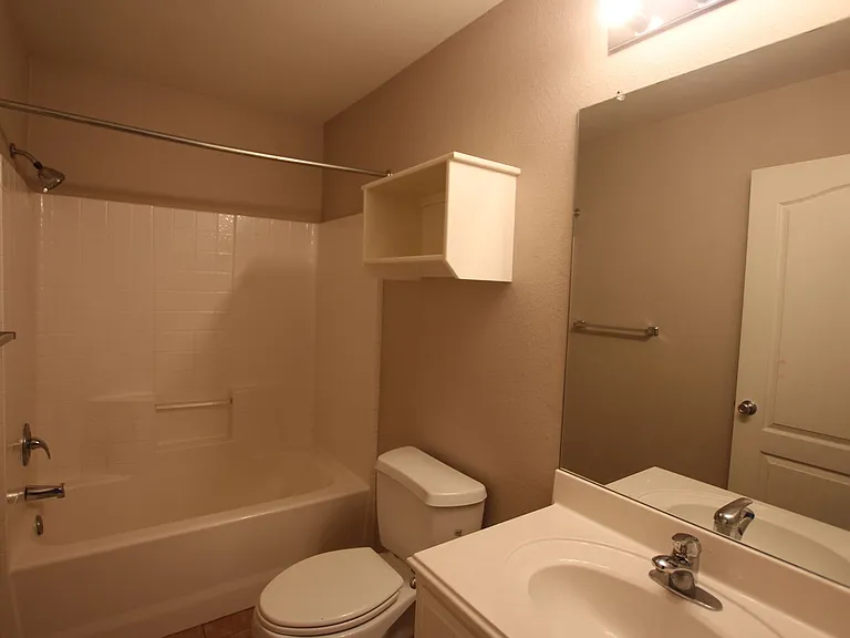 Coming Soon! 3 Bed 2 Bath 1 Car Duplex- Lindale Isd! — Photo 16