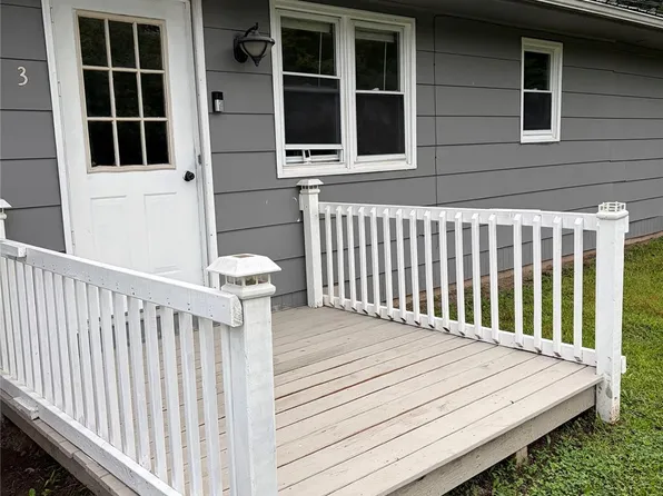 154 N Washington St #3, Athens, NY 12015