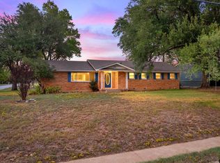291 E Main St, Van, TX 75790