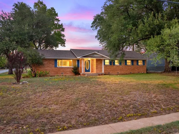 291 E Main St, Van, TX 75790