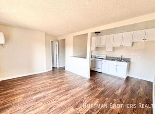 6729 Woodley Ave #21A, Van Nuys, CA 91406