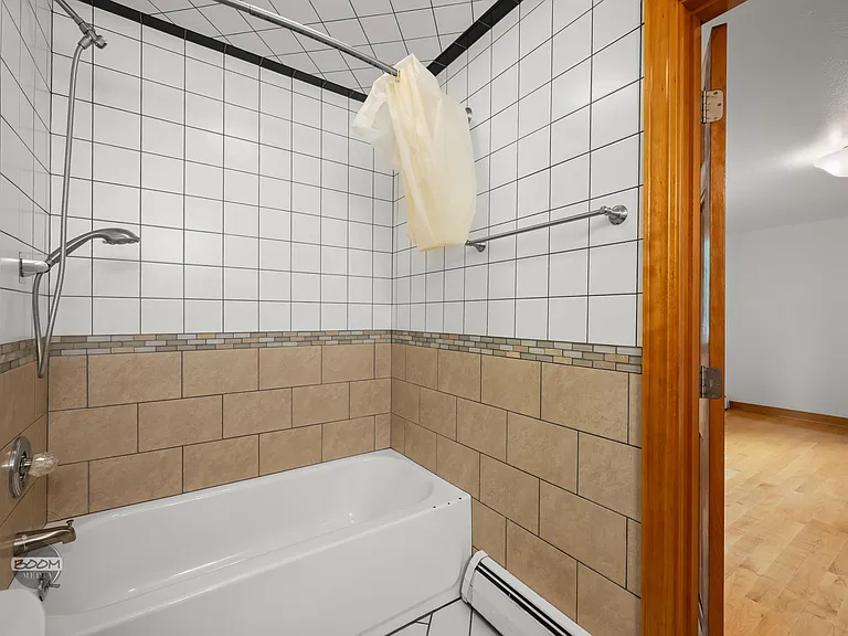 2326 Cordova St #8 — Photo 23