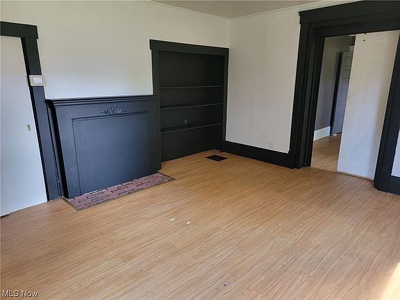 4th image of 45 Cotter Ave
