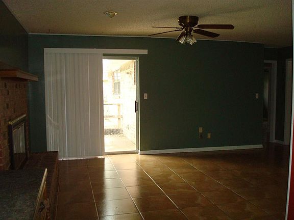 4th image of 243 Royal Dr
