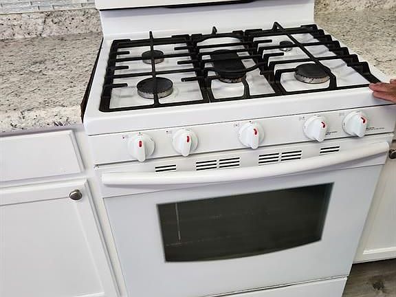 5th image of 6727 Devonport Dr