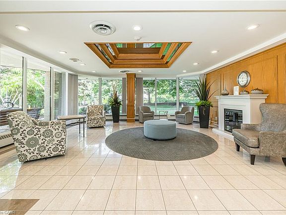 4th image of 6 Willow St #1807