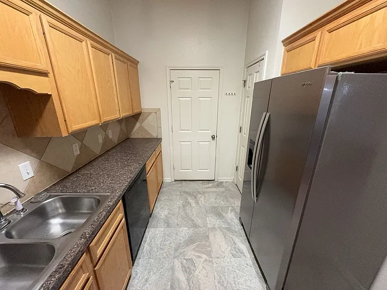 9911 Diana Dr — Photo 6
