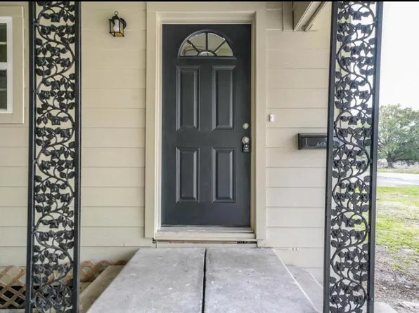 305 Albert St, La Marque, TX 77568