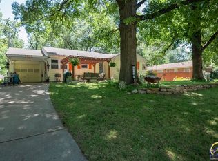 2920 SW Lane St, Topeka, KS 66611
