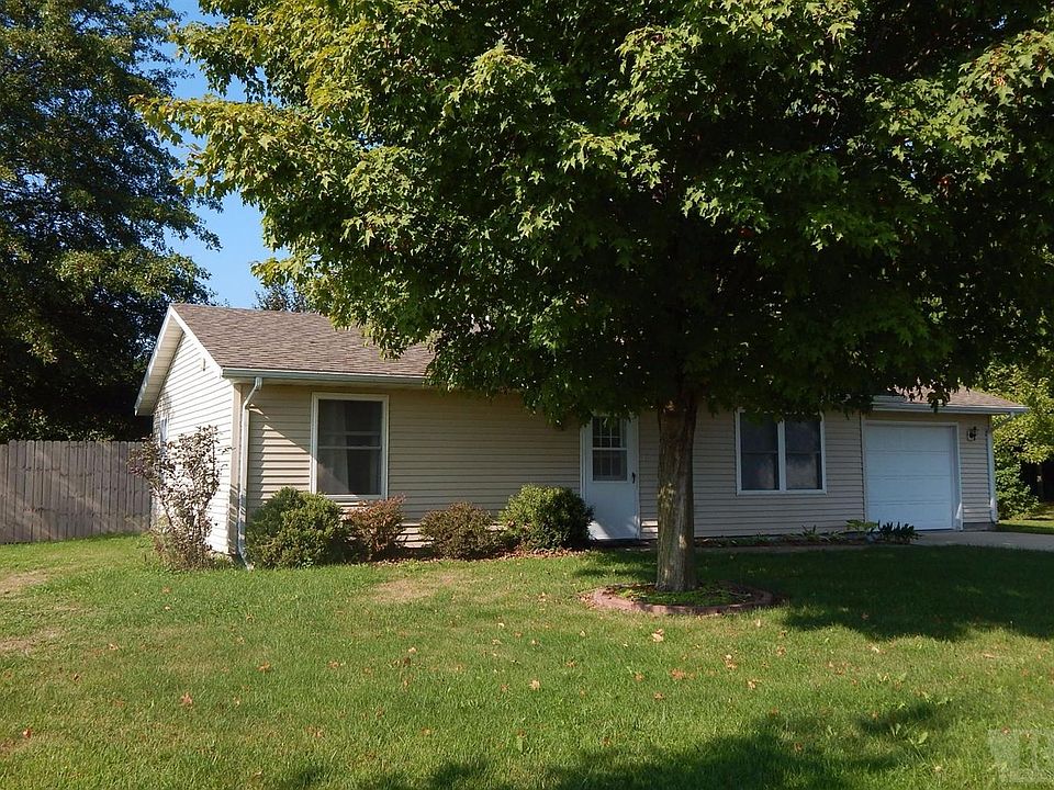 1st image of 903 Louis St