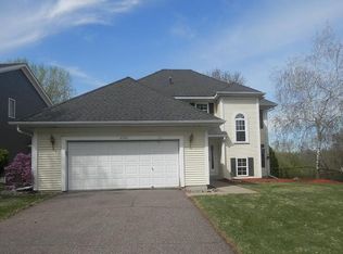 6750 Woodland Dr, Eden Prairie, MN 55346