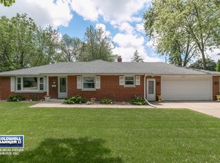 146 Hilltop Dr, Green Bay, WI 54301