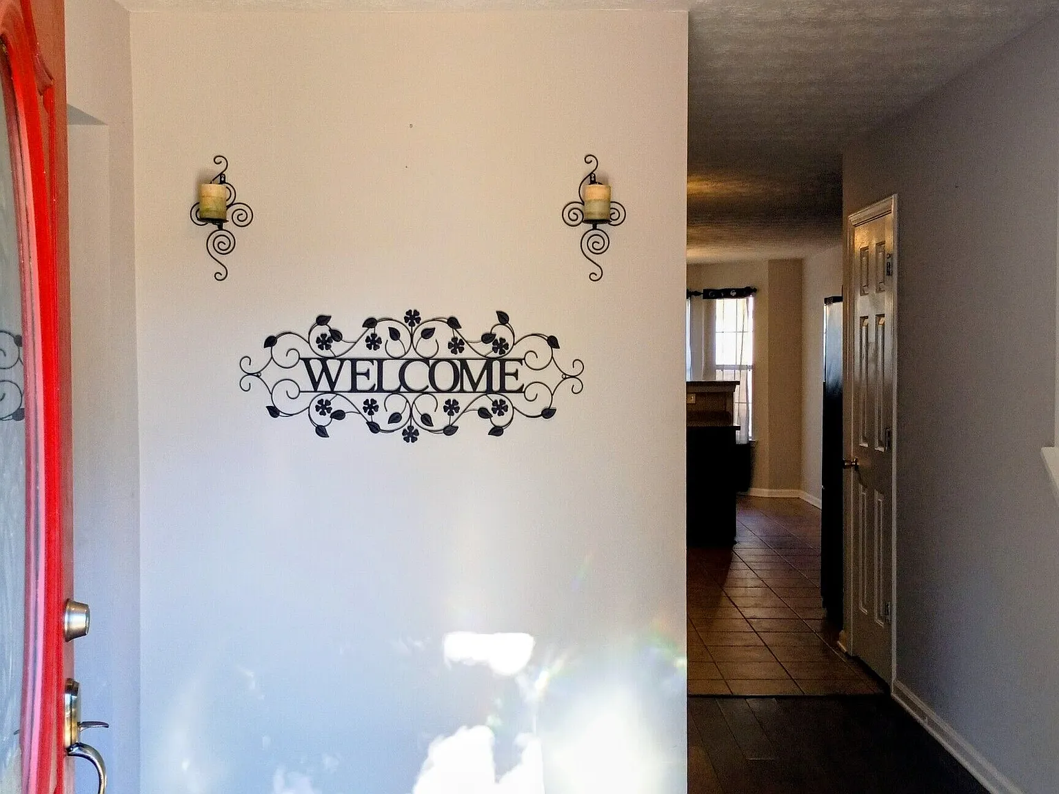 4 bed, 2.5 bath, 2650 sqft, $2,400 — Photo 2