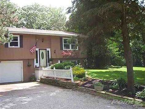 2nd image of 4077 Hill Haven Ct NE