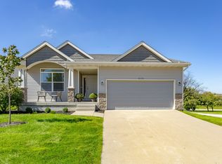 983 S 90th St, West Des Moines, IA 50266