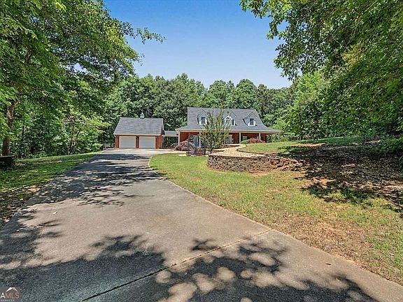 5th image of 1136 Cole Lake Rd