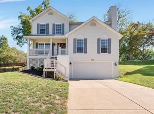 674 Canary Estates Dr, Ballwin, MO 63021