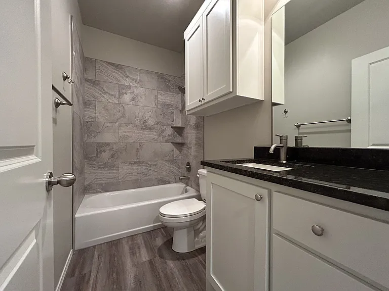 5843 Itasca St — Photo 9