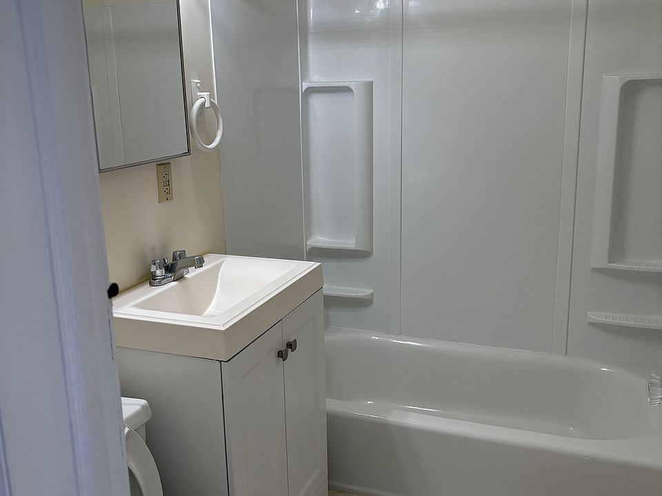 1st image of 4 Preston Ave Floor 2