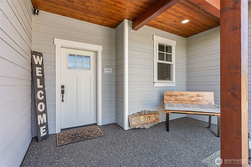 3rd image of 801 Pine Crest Drive