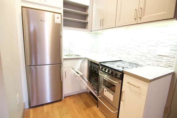 Rented by Nooklyn NYC LLC | media 44