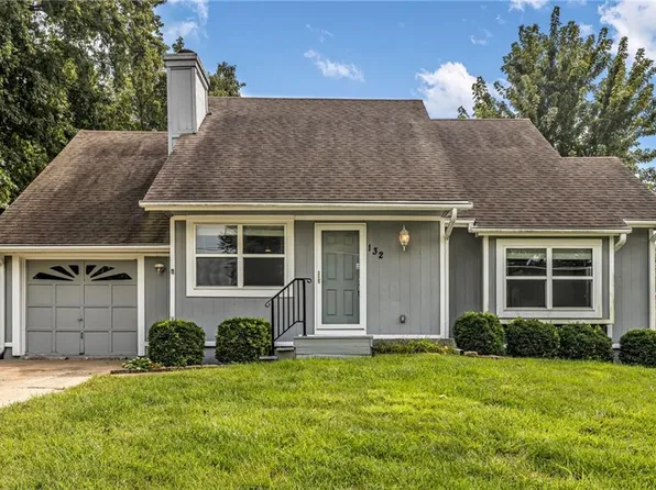 132 Emile St, Lansing, KS 66043