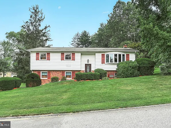 430 Rushmore Dr, York, PA 17402
