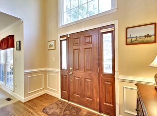 17501 Applewood Ln, Rockville, MD 20855