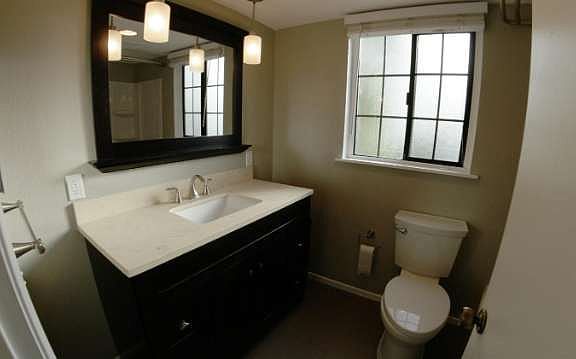 5th image of 1627 Charterwood Ct