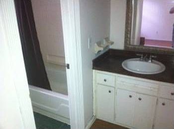 5th image of 303 Black Oak Ct