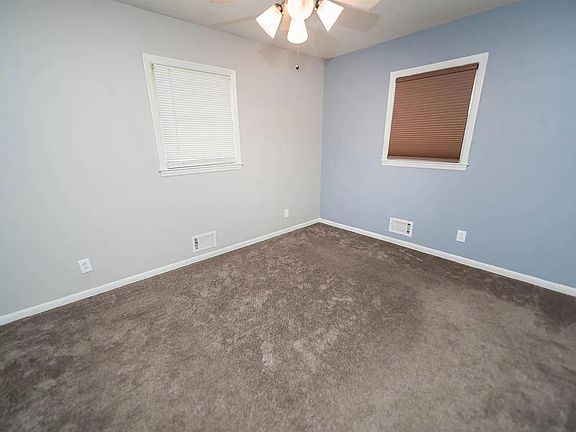 3rd image of 761 Kenmore Dr