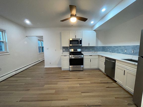 Eat-in Kitchen