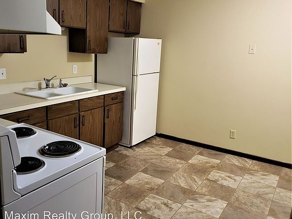 4th image of 817 James Pkwy APT 4