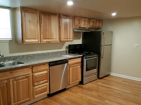 3rd image of 5257 SE 69th Ave #2B