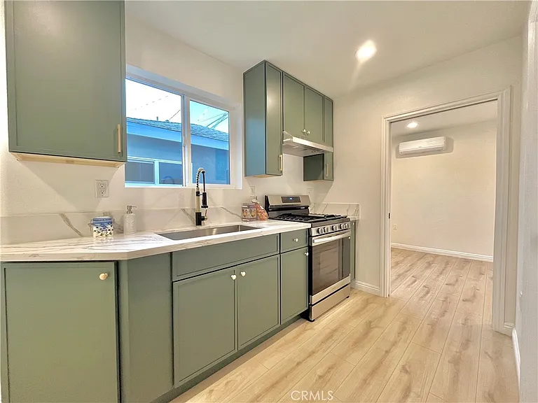 938 E Sandra Ave #A — Photo 5